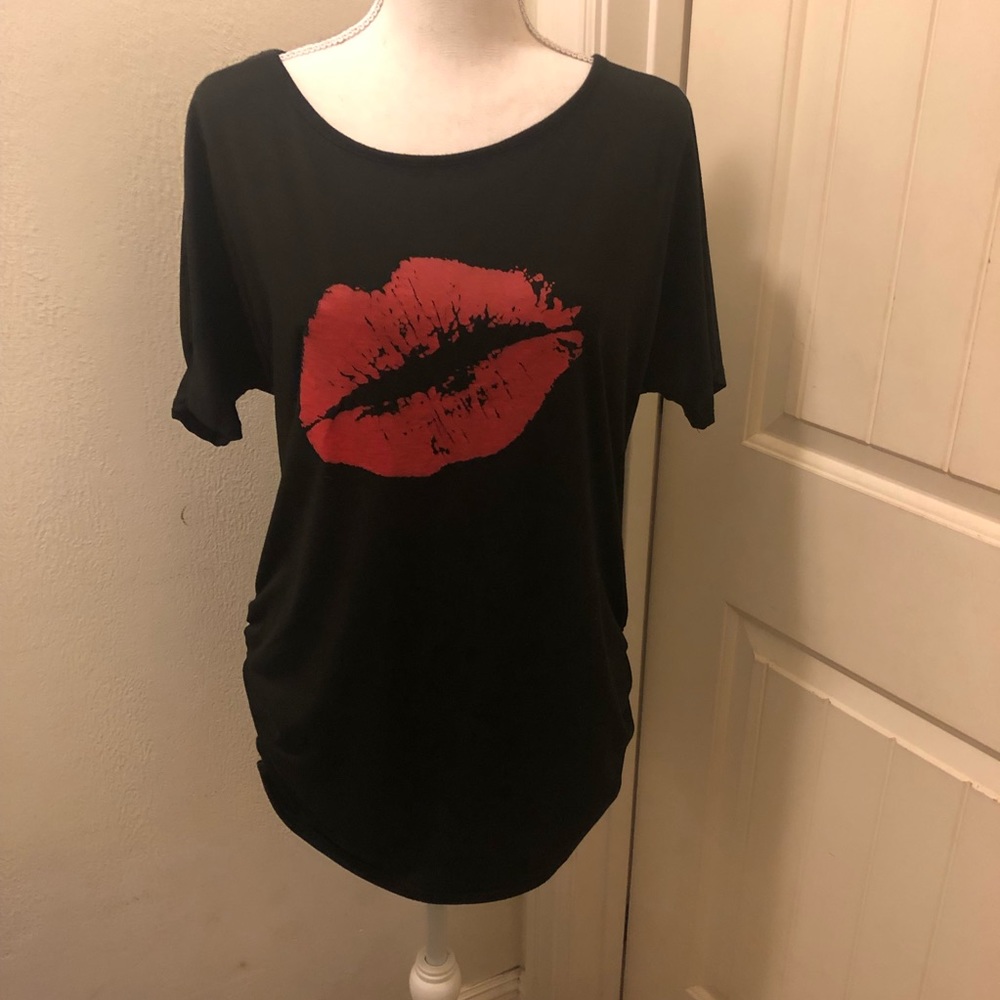 Cute black top